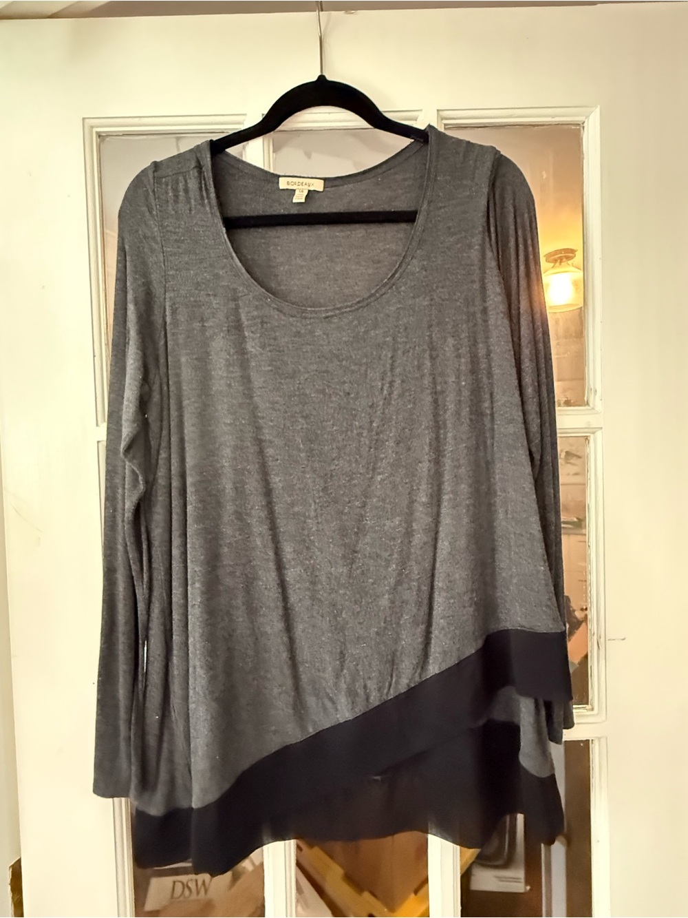 Bordeaux Gray Long-Sleeve Scoop Neck Top with Black Layered Hem